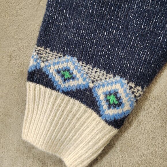 Old Navy Women Sweater Fair Isle Navy Blue Festive Colors Crew Neck Size L - Picture 7 of 9